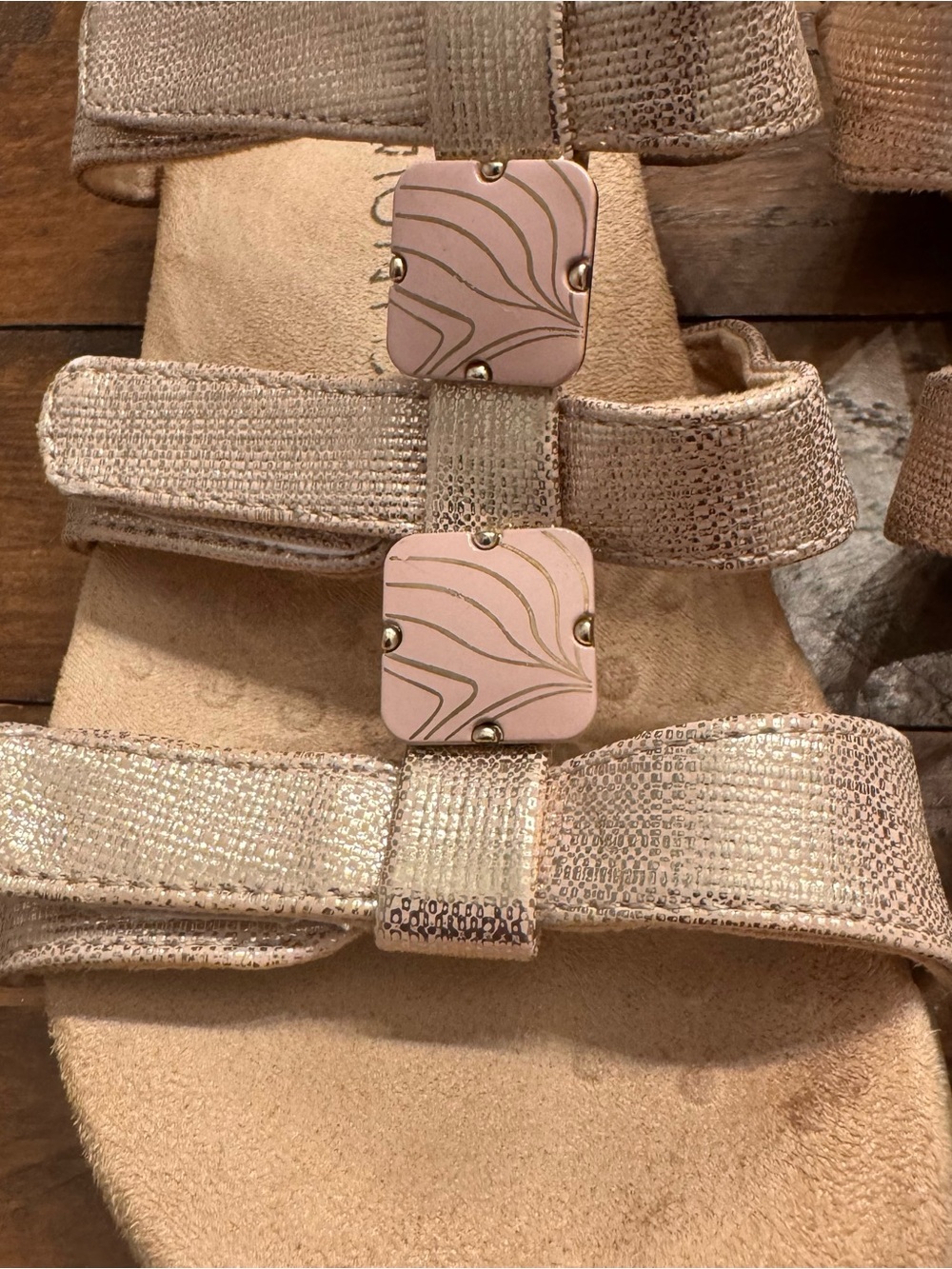 VIONIC Amber Adjustable Sandal Gold Cork - Picture 3 of 8